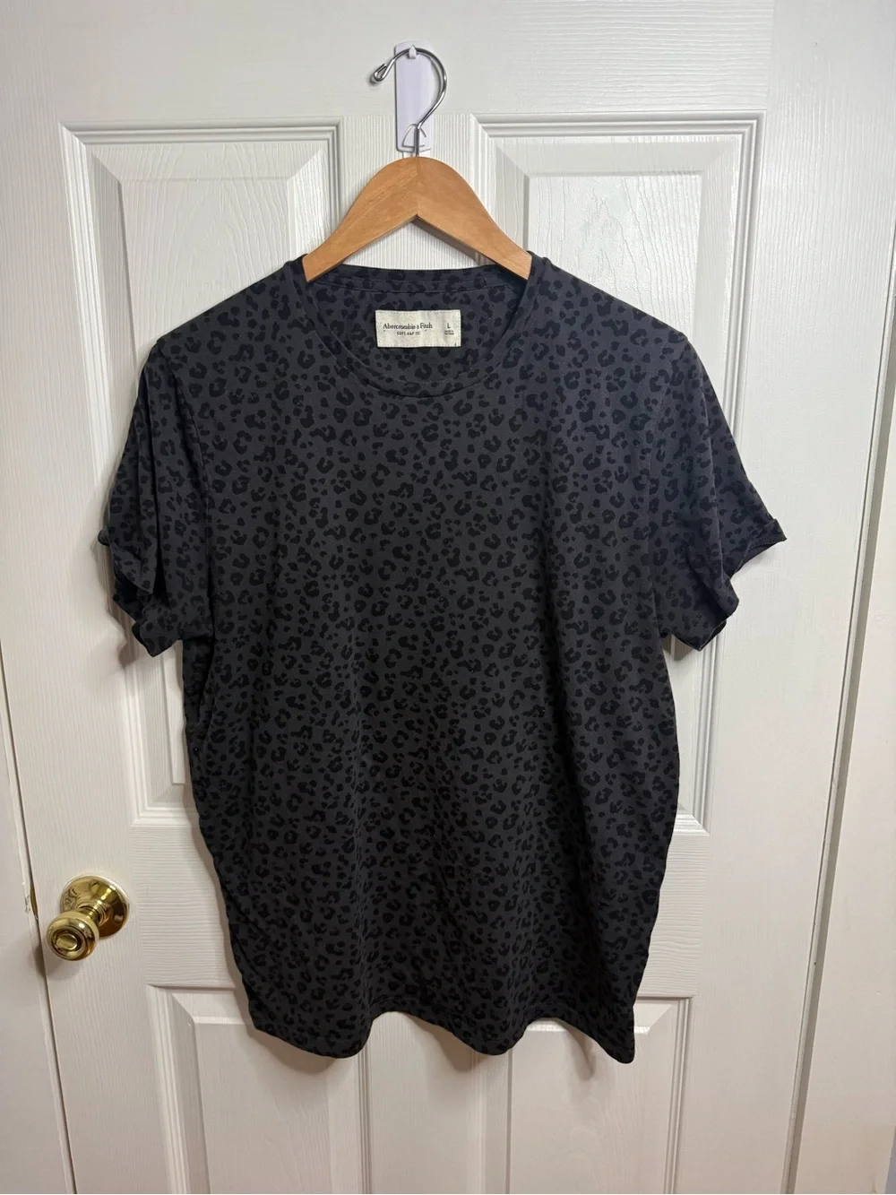 Abercrombie & Fitch Men's Animal Print Tee Black Leopard Sz L